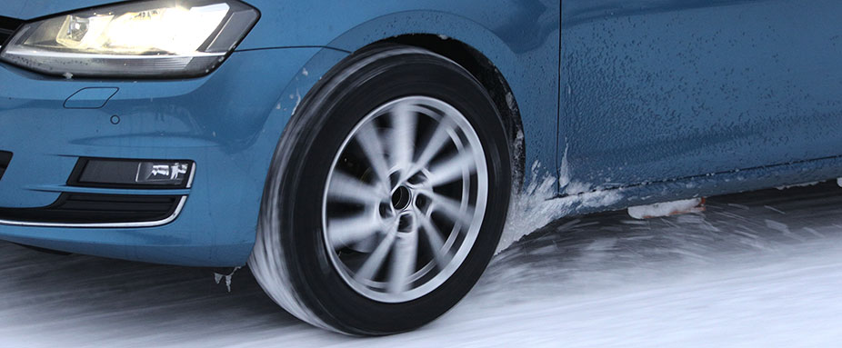 Test pneumatici invernali 2021 di ADAC e TCS: Volkswagen Golf sulla neve
